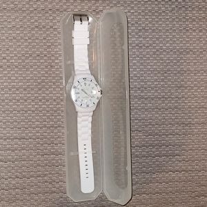 NWT Womens White Chill Watch